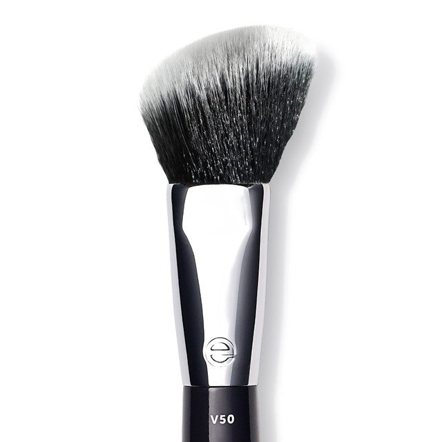 ESUM Cosmetics - V50 Angle Blush Brush ESUM Cosmetics - V50 Angle Blush Brush