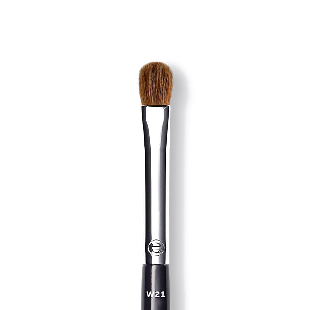 ESUM Cosmetics - W21 Small Filbert Shader Brush ESUM Cosmetics - W21 Small Filbert Shader Brush