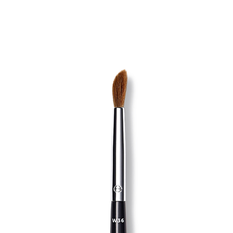 ESUM Cosmetics - W36 Small Angled Eye Crease Brush ESUM Cosmetics - W36 Small Angled Eye Crease Brush