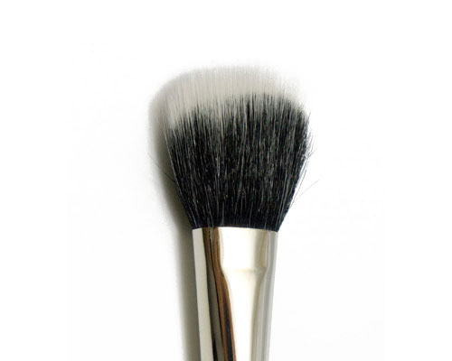 bl-07057f664a12554a 070 Rougepinsel flach-oval-schräg Bela